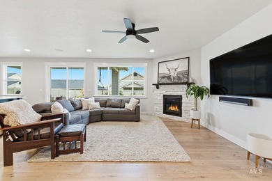Welcome to 12602 S Teano Ave-an exceptional 2,128 sq ft, 3 bed - photo 8