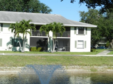 Lake Condo For Sale in Palm Beach Gardens, Florida