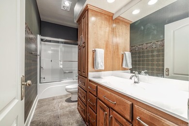 EXQUISITE. Seeing is believing. Amenities & storage galore - photo 37