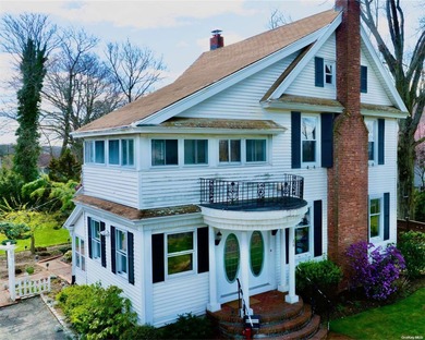 Classic Center Hall Colonial completely renovated. Extra large - photo 2