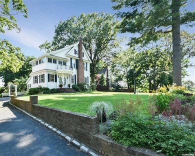 Classic Center Hall Colonial completely renovated. Extra large - photo 4