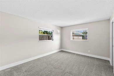 Very rare fresh to market apartment building in the highly - photo 12
