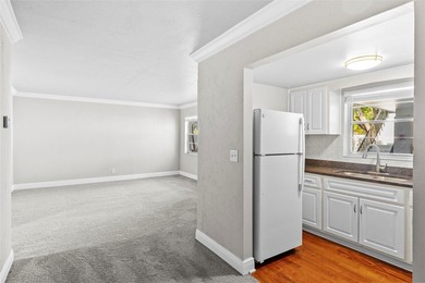 Very rare fresh to market apartment building in the highly - photo 13