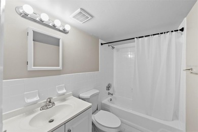 Very rare fresh to market apartment building in the highly - photo 14
