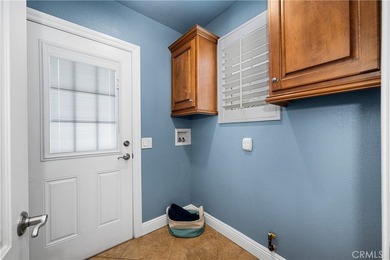 Redesigned and move-in ready, this exceptional Carson Park home - photo 16