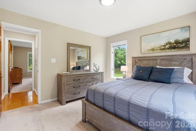 Extraordinary 3-bedroom waterfront home offering breathtaking - photo 17