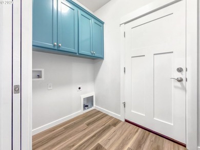 Welcome to a beautifully designed newly constructed home in - photo 17