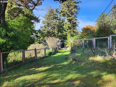 Enjoy coastal living in this charming 3 bedroom, 2 bathroom home - photo 19