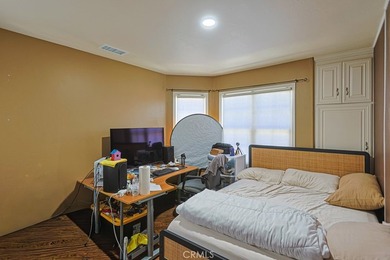 Take advantage and discover this stunning, totally remodeled 3 - photo 22