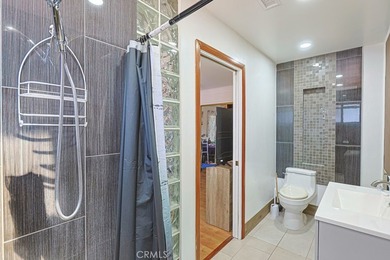 Take advantage and discover this stunning, totally remodeled 3 - photo 29