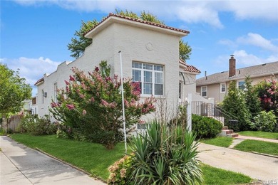 Welcome to 720 Franklin Blvd!!! A distinctive corner property - photo 1