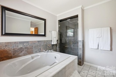Extraordinary 3-bedroom waterfront home offering breathtaking - photo 33