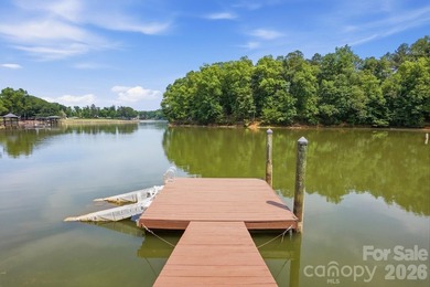 Extraordinary 3-bedroom waterfront home offering breathtaking - photo 42
