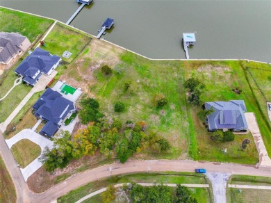 Lake Lot For Sale in Mabank, Texas