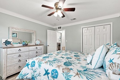 Discover Florida living in this tastefully remodeled 3-bedroom - photo 15