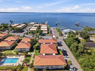 Discover Florida living in this tastefully remodeled 3-bedroom - photo 20