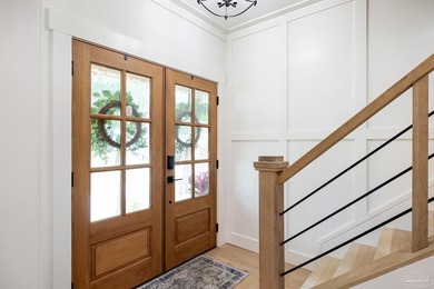 Welcome to this exquisitely updated 4-bedroom, 3.5-bathroom - photo 4