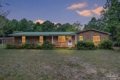 12 Acre Estate! Hidden behind beautiful mature oak trees and - photo 2