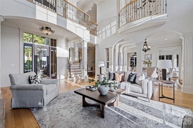 Spectacular sunsets and refined architectural details define - photo 5
