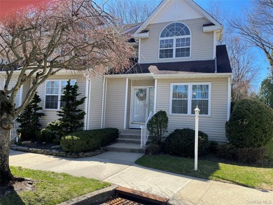 2 Bedroom 1.5 Bath Condo in East Islip School District. Larger - photo 1