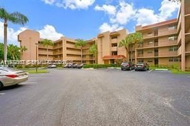 Pine Island Ridge Lakes Condo For Sale in Davie Florida