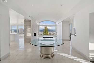 Occupying an elevated position with sweeping, cinematic vistas - photo 10
