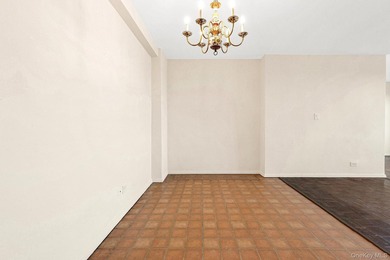 Welcome to this Rare to come by L shaped Studio, in The - photo 12