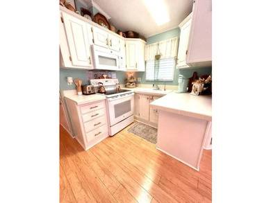 Discover this charming 1-bedroom, 1-bath manufactured home set - photo 12