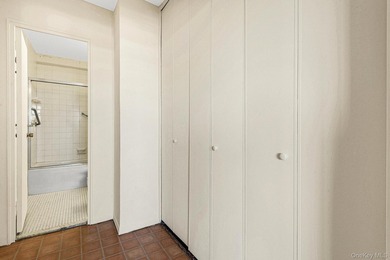 Welcome to this Rare to come by L shaped Studio, in The - photo 21
