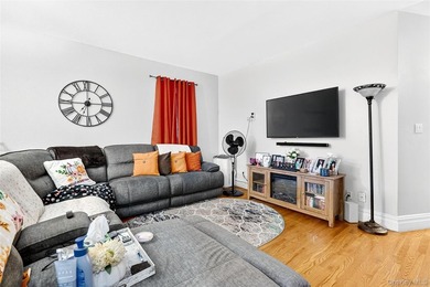 Well maintained detached three level home in the Van Nest - photo 11