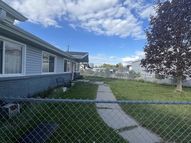 Charming one-level home featuring 4 bedrooms and 2 bathrooms on - photo 5