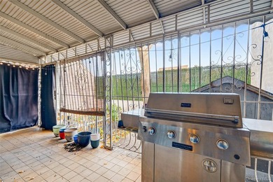 Well maintained detached three level home in the Van Nest - photo 15