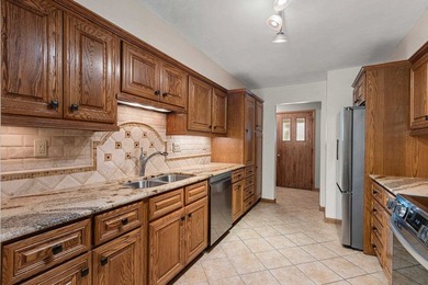 Luxury finishes and exceptional space come together in this - photo 15
