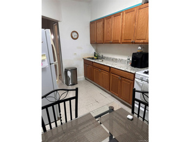 Well maintained detached three level home in the Van Nest - photo 28
