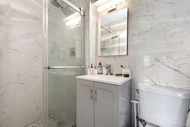 Welcome to this sprawling 3-bedroom, 2-bathroom corner unit in - photo 28