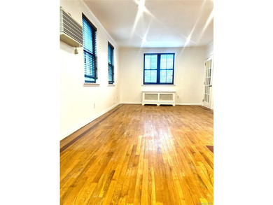 Charming Renovated Tudor Duplex | Prime North Flushing Ideally - photo 7