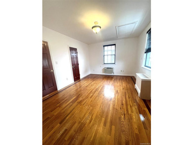 Charming Renovated Tudor Duplex | Prime North Flushing Ideally - photo 9