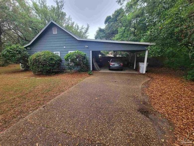This move-in-ready Gulf Breeze gem is fully updated and features - photo 4