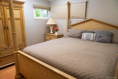 Set in the heart of Whitestone, this beautiful and recently - photo 11