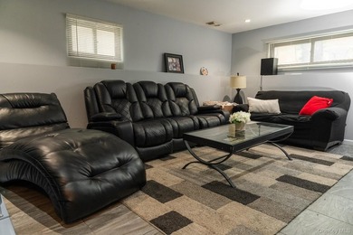 Set in the heart of Whitestone, this beautiful and recently - photo 16