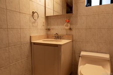 Set in the heart of Whitestone, this beautiful and recently - photo 20