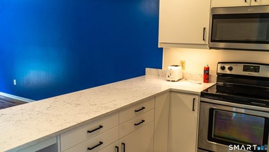 Welcome to easy, low-maintenance living, and lots of usable - photo 6
