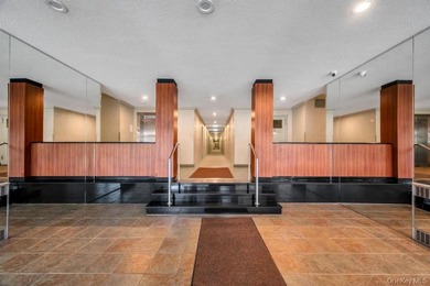 Welcome to 162-41 Powell's Cove Boulevard, Apt 2J. A beautifully - photo 4