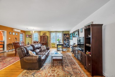 Welcome to 162-41 Powell's Cove Boulevard, Apt 2J. A beautifully - photo 7