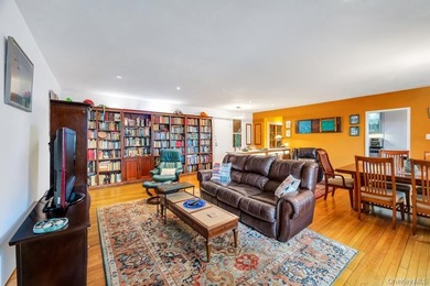 Welcome to 162-41 Powell's Cove Boulevard, Apt 2J. A beautifully - photo 10