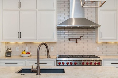 Welcome to luxury living in an unbeatable Alpharetta location