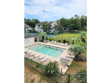 Rarely available, this beautifully updated third-floor condo - photo 17