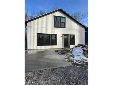 Buckeye Lake Home For Sale in Thornville Ohio