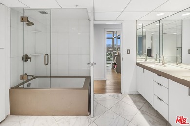 An exceptionally rare opportunity to own one of Azzurra's most - photo 33