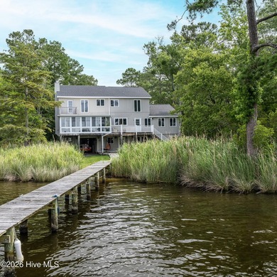 Set along the tranquil waters of Northwest Creek with sailboat - photo 6
